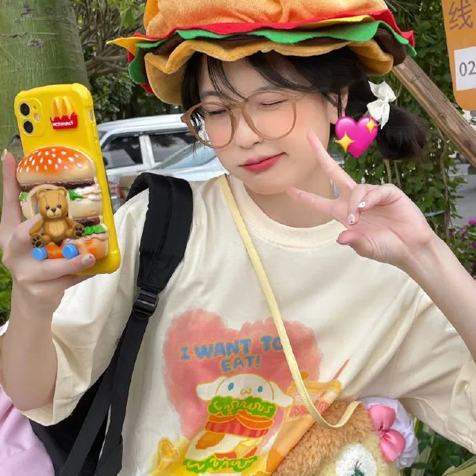 哎咕岛消失的舔甜歌姬 海报
